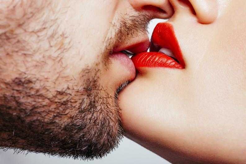 10 Dicas de como deixar um homem louco com um beijo