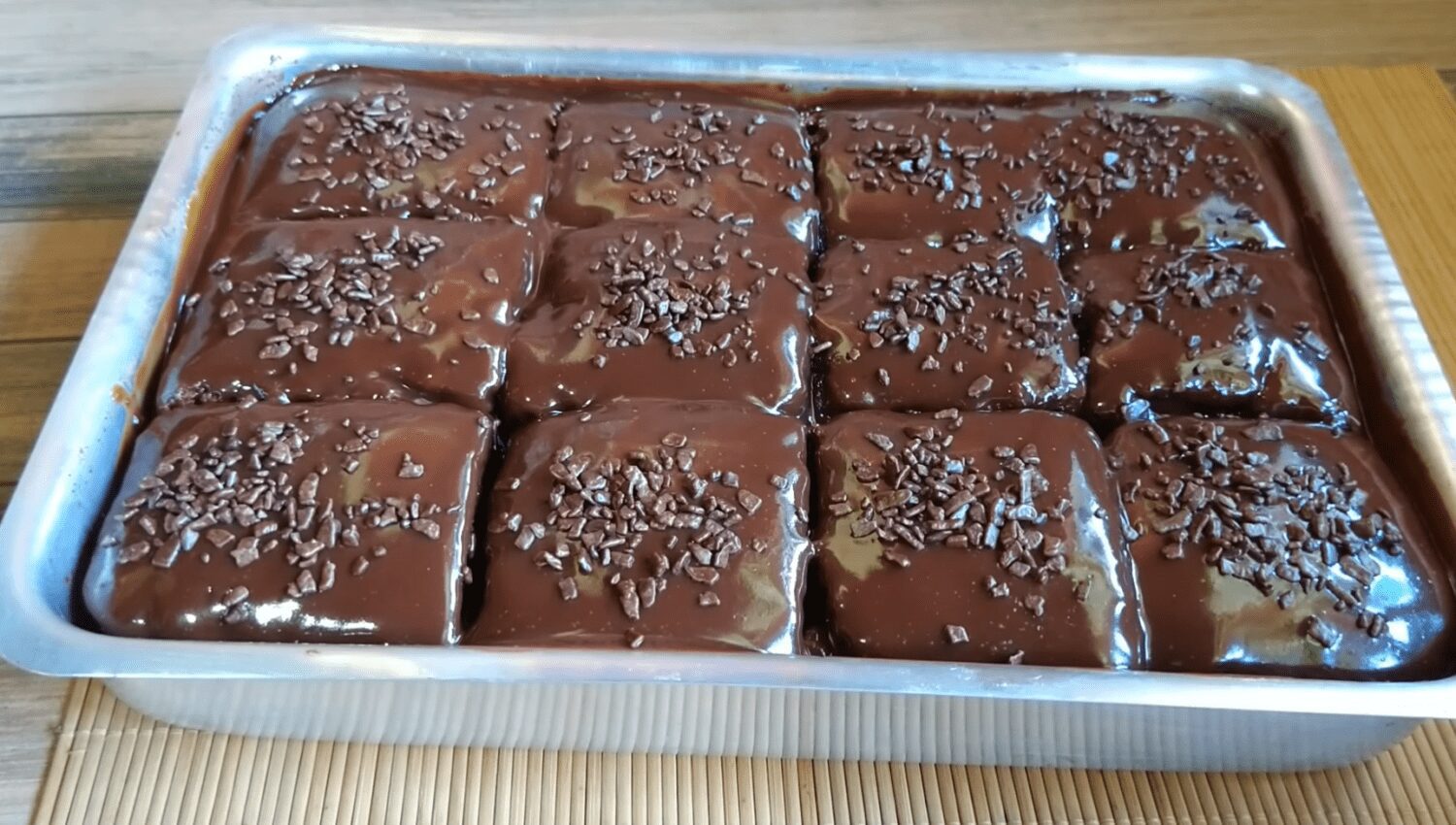 Bolo de Nescau de liquidificador fácil e molhadinho