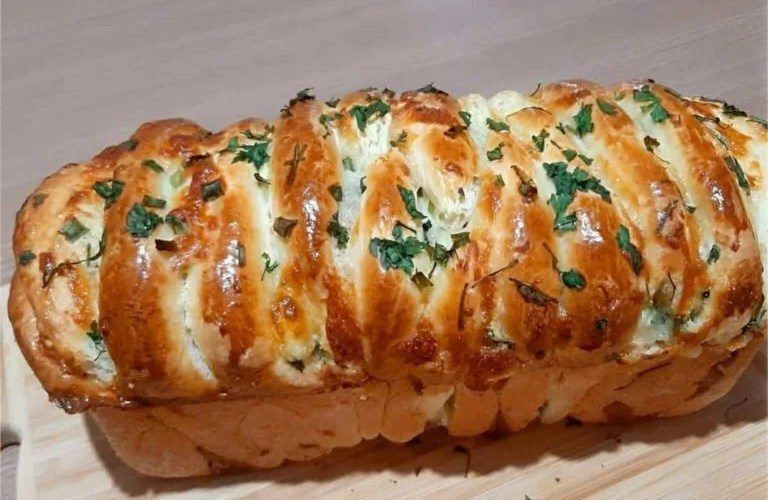 Pão de alho caseiro de forno: O Resultado vai deixar todos com água na boca