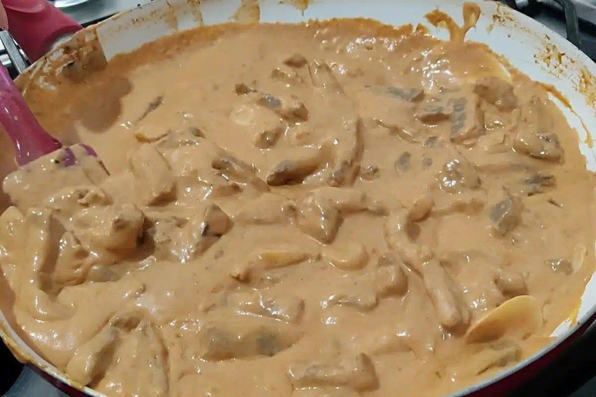 Estrogonofe de restaurante: delicioso e perfeito para o almoço em famÃlia