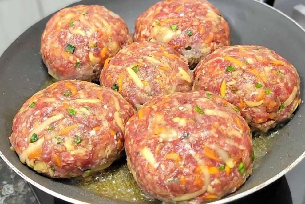 Receitinha de Bolinho de carne moída com cenoura e batata