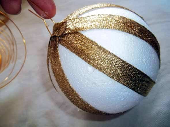 Como fazer enfeites com bolinhas de isopor