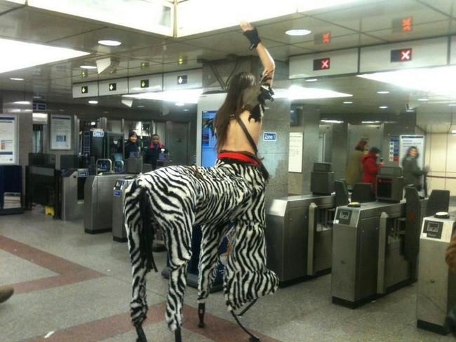 Metro-Bizarro-2