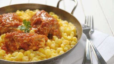 Frango Ensopado com Canjica Amarela