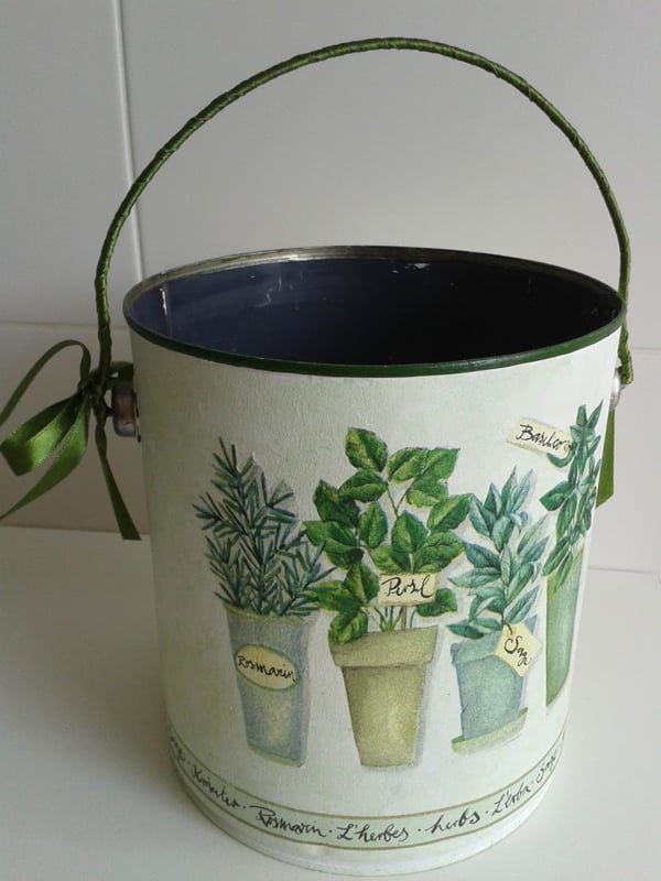 Como Fazer Artesanato com Latas de Tinta