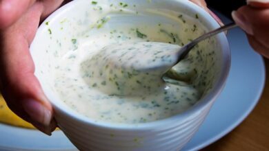 Maionese artesanal de limão e coentro