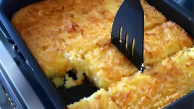 Bolo mané pelado simples e fácil basta misturar todos os ingredientes e levar para assar