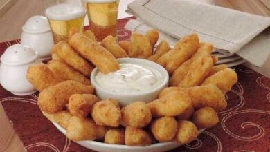 Isca de peixe com molho três queijos d