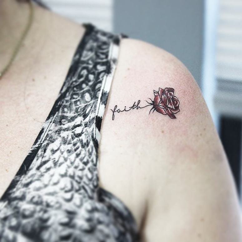 100 imagens de tatuagens femininas no ombro para te inspirar