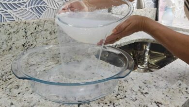 Misturei sal e açúcar e fiz um detergente para louças poderoso e que rende muito