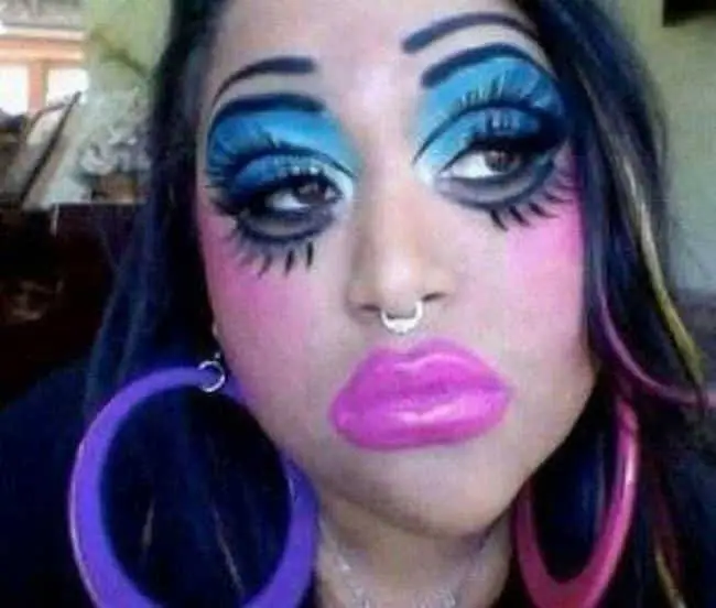 22 Mulheres que queriam ficar mais bonitas…mas deu MUITO errado