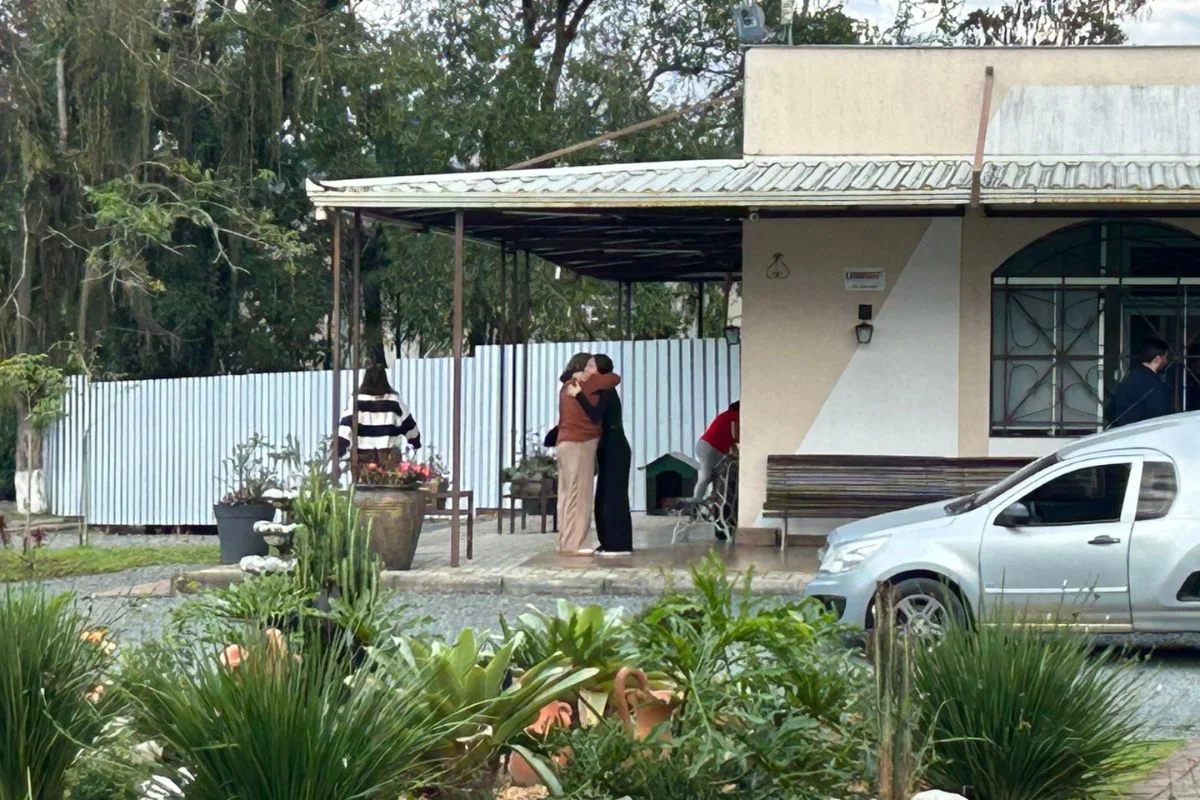 Velório do casal, vítimas da queda de balão, acontece em Joinville - Felipe Bambace/NDTV/ND