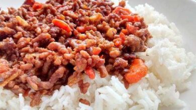 Carne picada com arroz branco