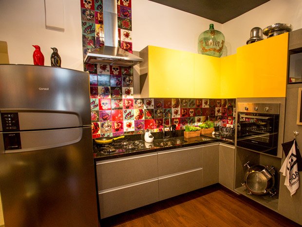 Decoração da casa com azulejo de adesivo