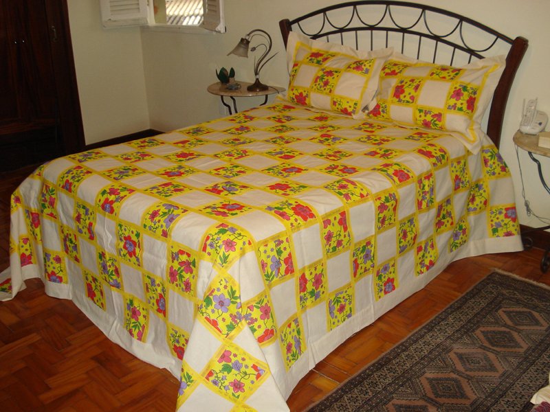 colcha com retalhos com duas cores