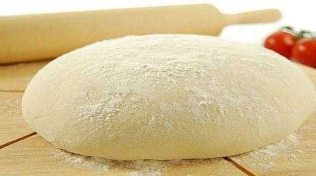 Aprenda a fazer uma MASSA DE PIZZA super macia e crocante