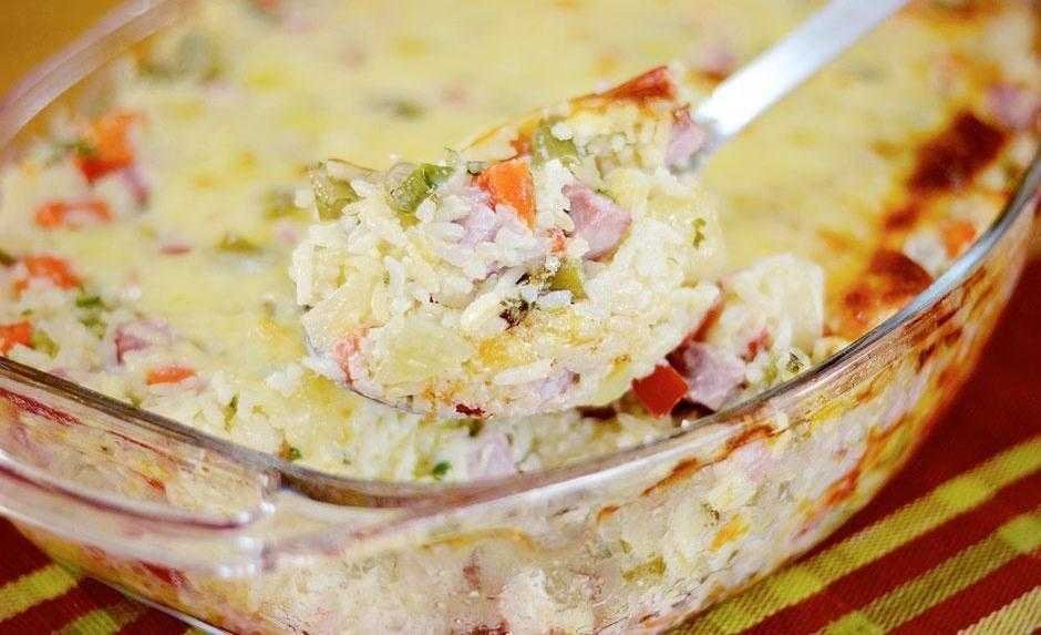 Arroz de forno cremoso gratinado com legumes