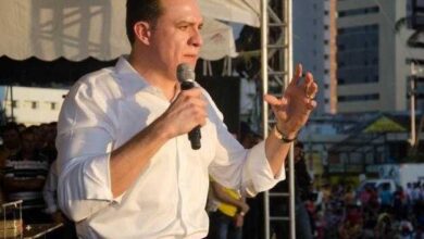 Bispo de Igreja evangélica pede que fieis doem seus carros e voltem a pé para casa