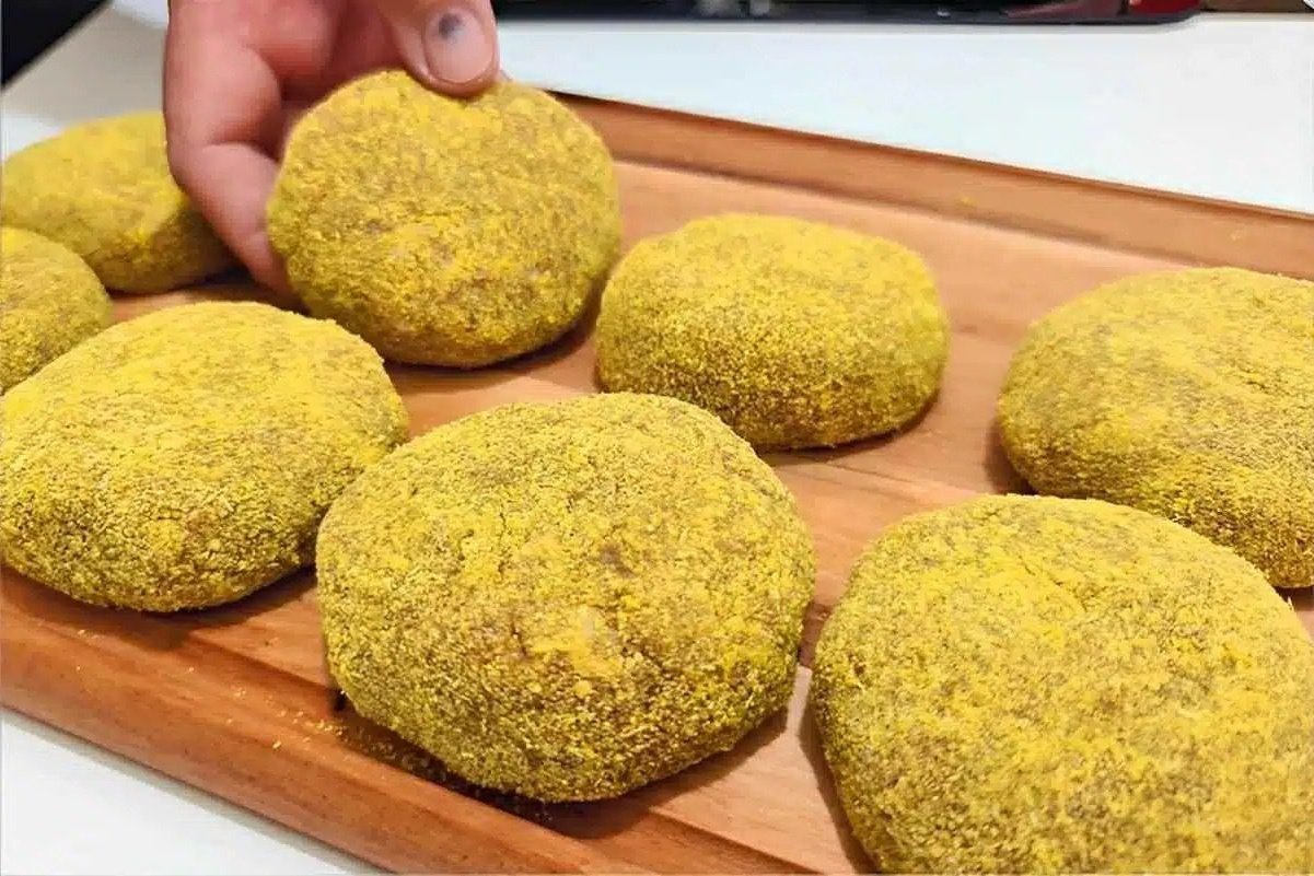 Bolinho de carne moída uma receita de boteco fácil perfeita para fazer em casa
