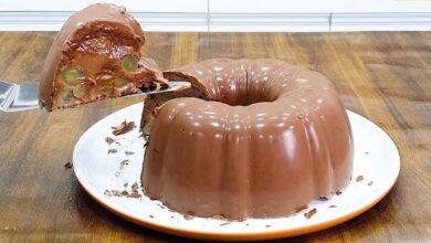 Bombom gigante de uva com muito chocolate