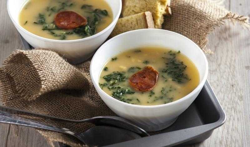 Como fazer caldo verde à moda do norte