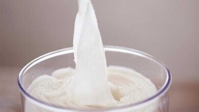 Como fazer lenço umedecido caseiro para limpeza de banheiro