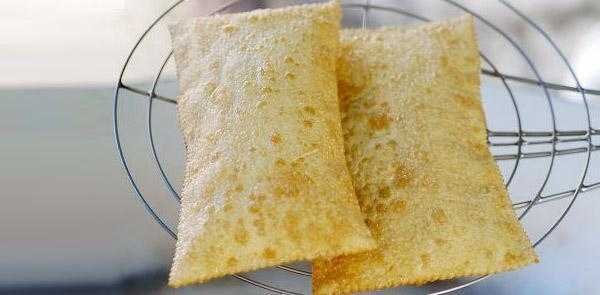Como fazer pastel de feira sequinho e pratico