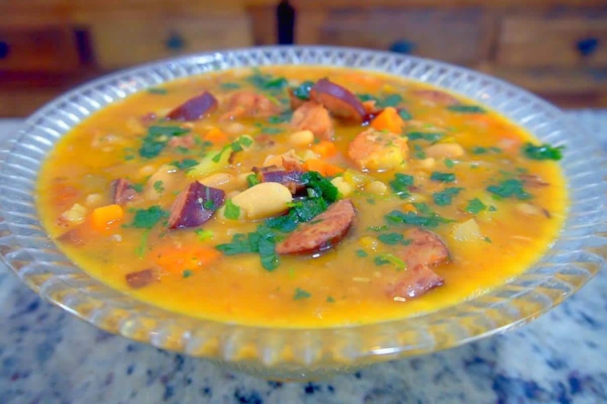 Feijão branco recheado muito saboroso e bem temperado para agradar todo mundo