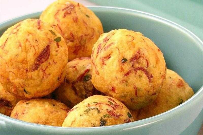 Receita de bolinho de carne-seca pratico
