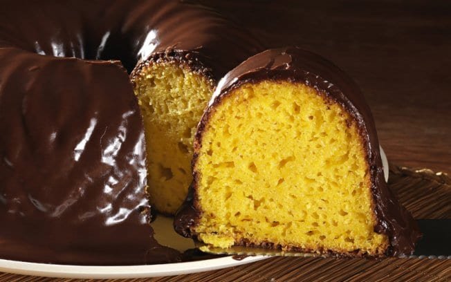 Receita da bolo de cenoura delicioso e fácil de fazer