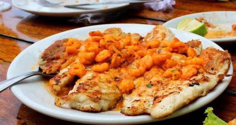 Receita e filé de peixe ao molho de camarão