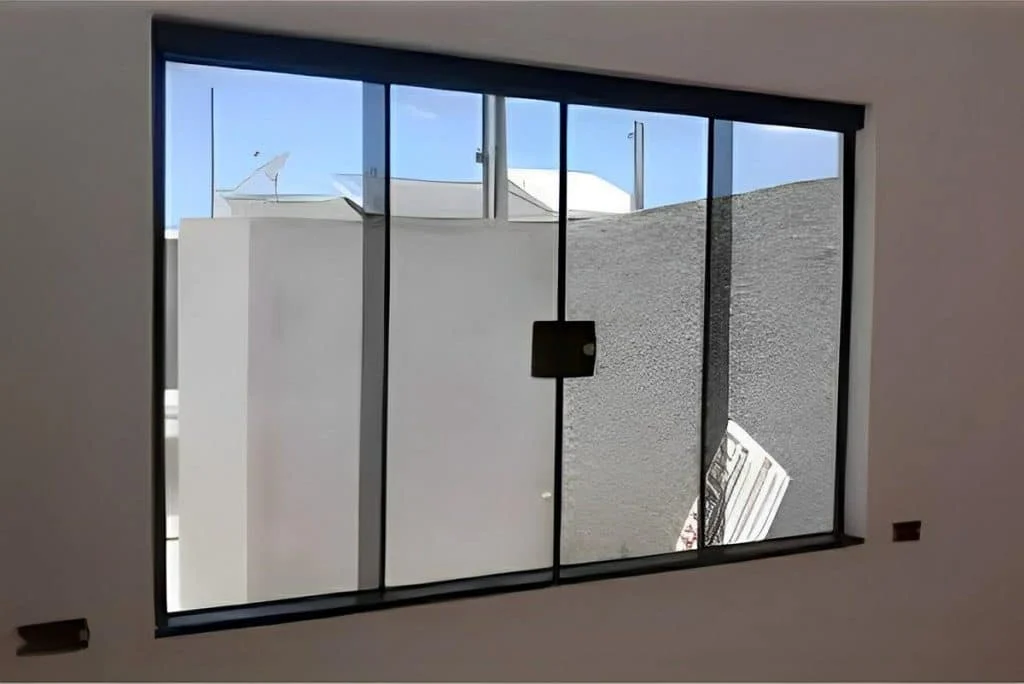 como limpar vidros e espelhos usando 2 ingredientes simples que você tem em casa