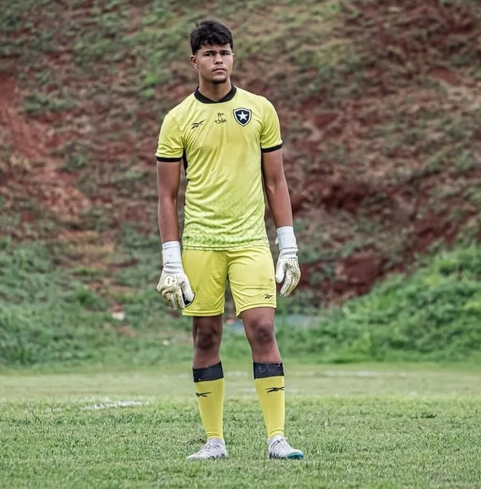 Bruninho Samudio participa de torneio na Europa — Foto: rep/ instagram