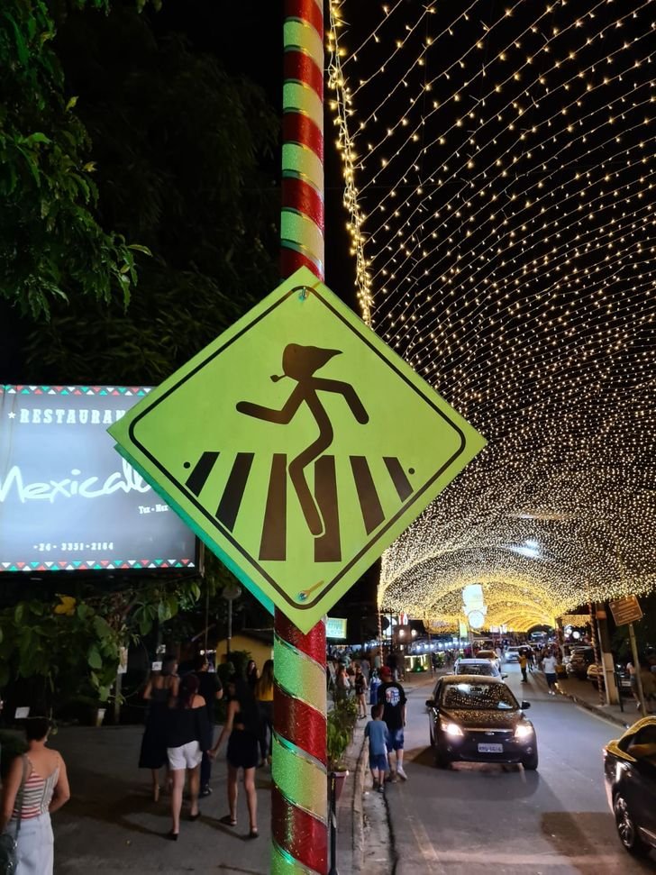 15 placas e avisos divertidos mostrando que o brasileiro nao