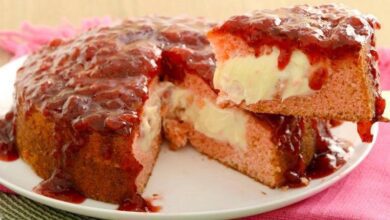 Bolo de morango recheado com creme