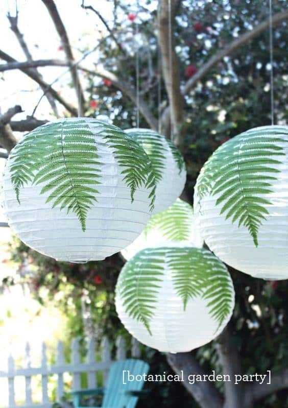 lanterna japonesa com folhas