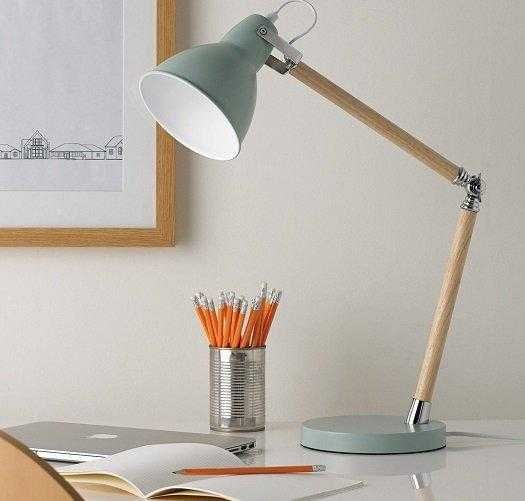 Luminária-de-mesa-para-estudo
