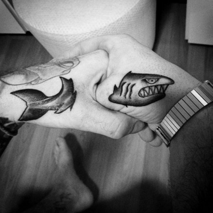 1573933452 780 24 tatuagens geniais capazes de interagir com o corpo