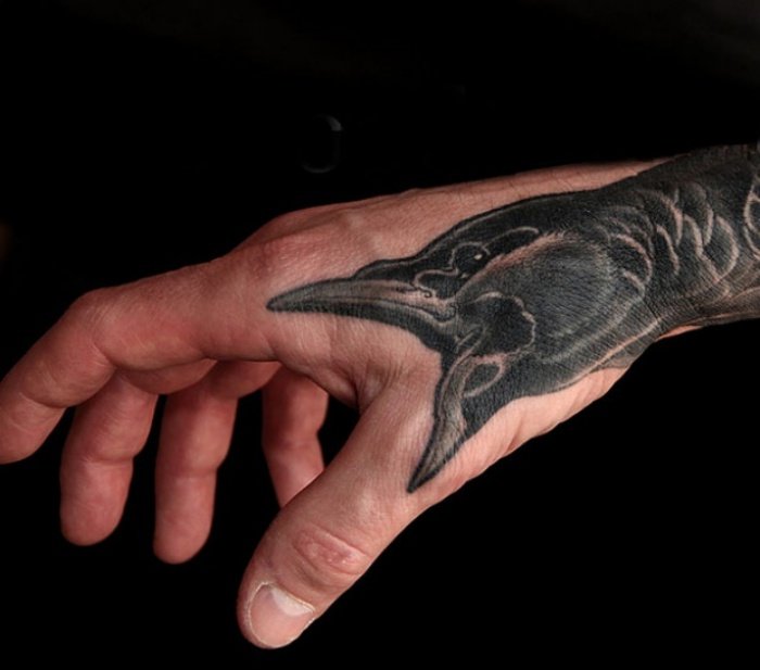 1573933452 469 24 tatuagens geniais capazes de interagir com o corpo