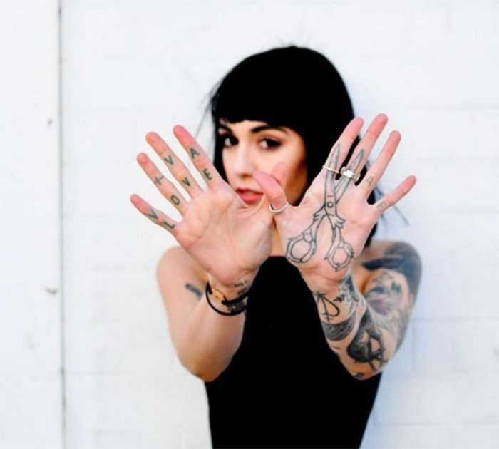1573933452 429 24 tatuagens geniais capazes de interagir com o corpo