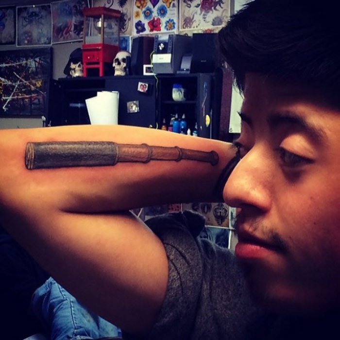 1573933452 639 24 tatuagens geniais capazes de interagir com o corpo