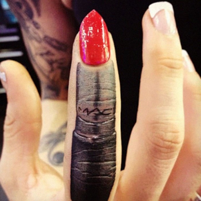 1573933452 111 24 tatuagens geniais capazes de interagir com o corpo