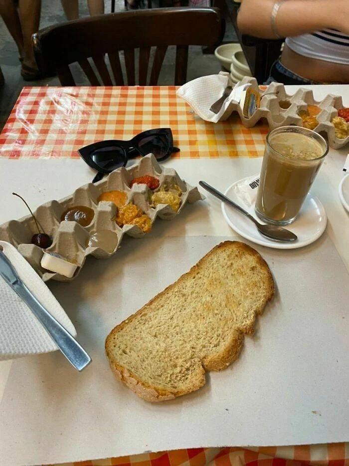 1633040070 190 22 Refeicoes que foram servidas das formas mais estranhas possiveis