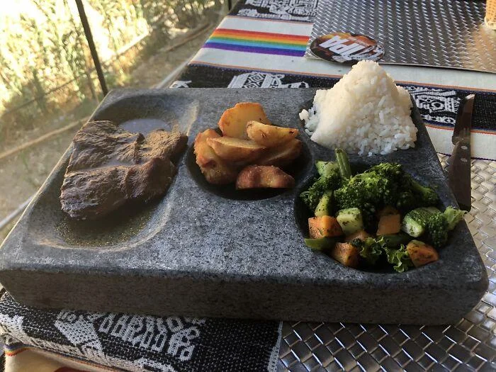 1633040080 574 22 Refeicoes que foram servidas das formas mais estranhas possiveis