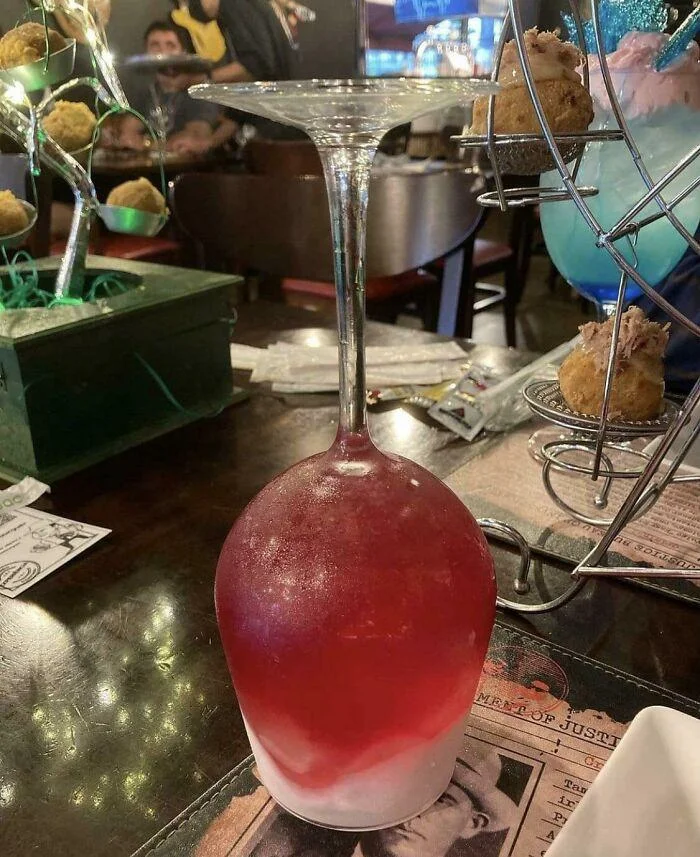 1633040086 322 22 Refeicoes que foram servidas das formas mais estranhas possiveis