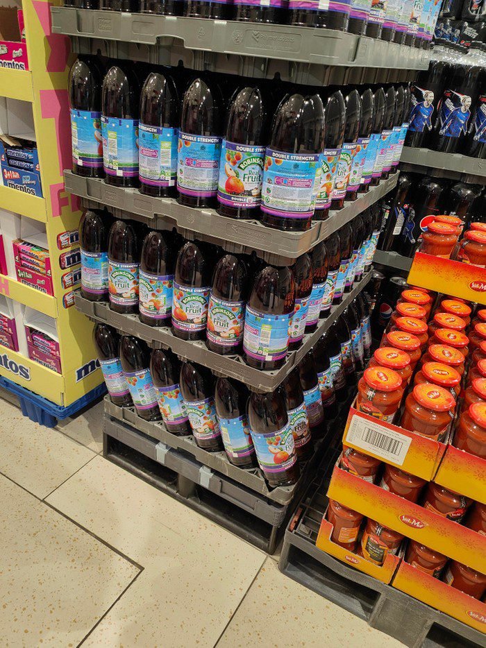 1657242903 795 24 Trabalhos que foram tao mal feitos que ficaram engracados