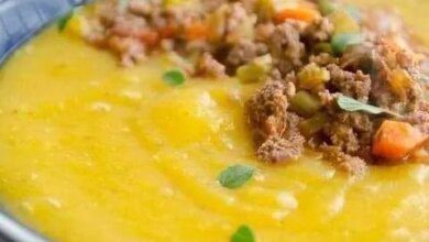 Sopa de mandioquinha com carne moída