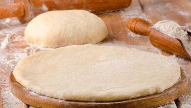 Como fazer massa de pizza caseira de maneira fácil