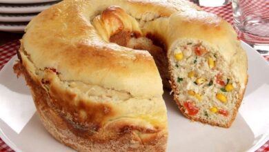 Pão recheado de frango com requeijão