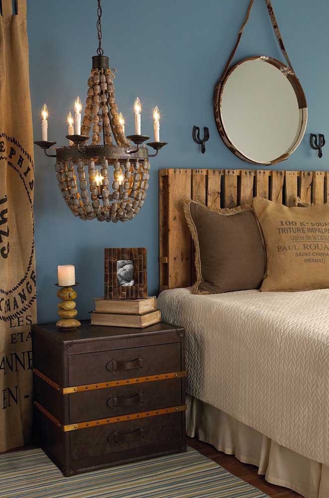 Cabeceira de pallet para um quarto que esbanja estilo e sofisticação